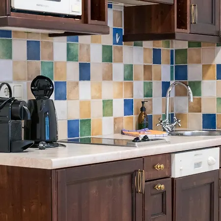 International House Deluxe Zw 13