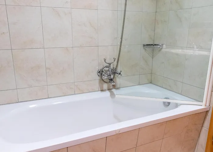 International House Deluxe Zw 13 *