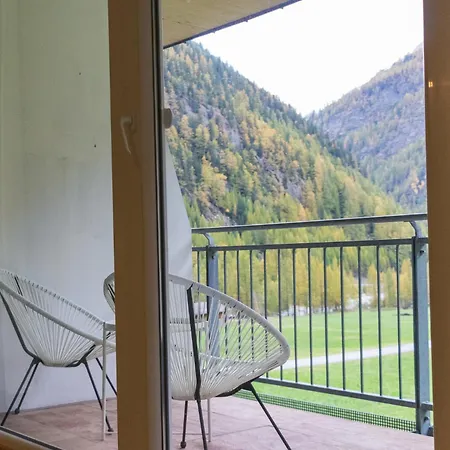 International House Deluxe Zw 13 *